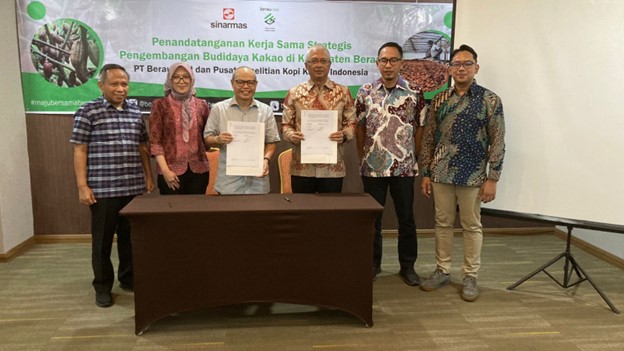 PENANDATANGANAN MOU ANTARA PUSLITKOKA – PT RPN DAN PT BERAU COAL UNTUK PENGEMBANGAN KAKAO DI DAERAH TAMBANG