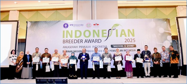 Peneliti PT RPN Raih Young Breeder Award 2025, Harumkan Industri Kelapa Sawit Indonesia