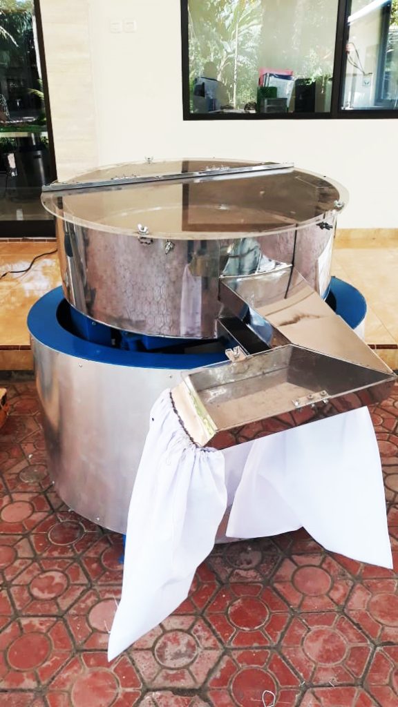 Mesin pengayak bubuk cokelat mekanis